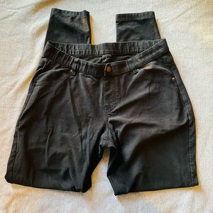 👖HUE Brand Black Jeggings👖